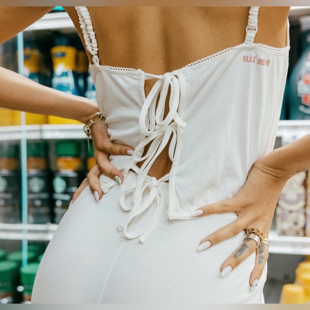 Elle Reve Serene Tank - NWT - Size L Off-White Crop Tank